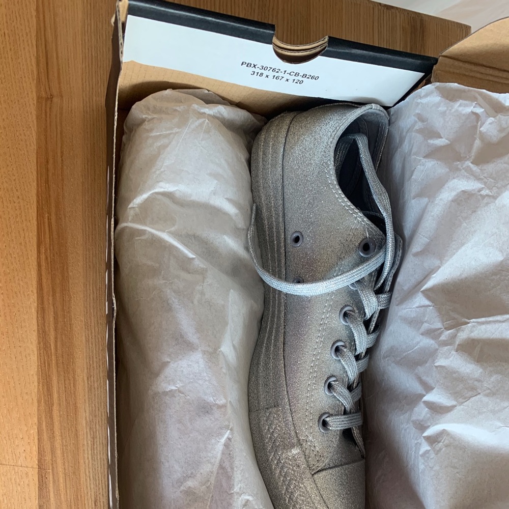 Sparkly silver glitter converse; size 9